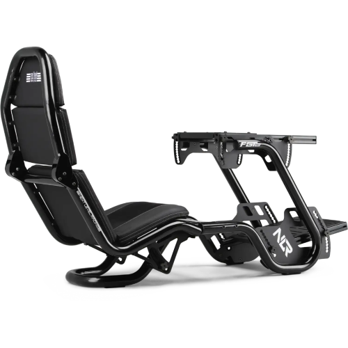 Next Level Racing F-GT PRO w wersji czarnej pozycja siędząca widok od tyłu pod kątem