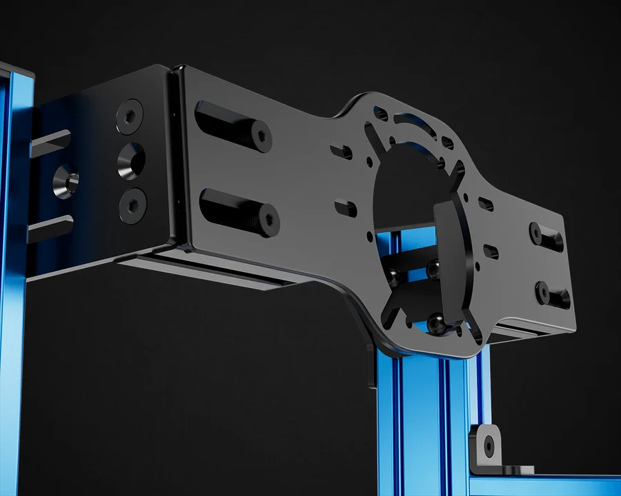 Zbliżenie na stalowe mocowanie przednie (Front Mount) do bazy kierownicy Direct Drive zamontowane na niebieskich profilach aluminiowych stelaża SimGasm Hobby.