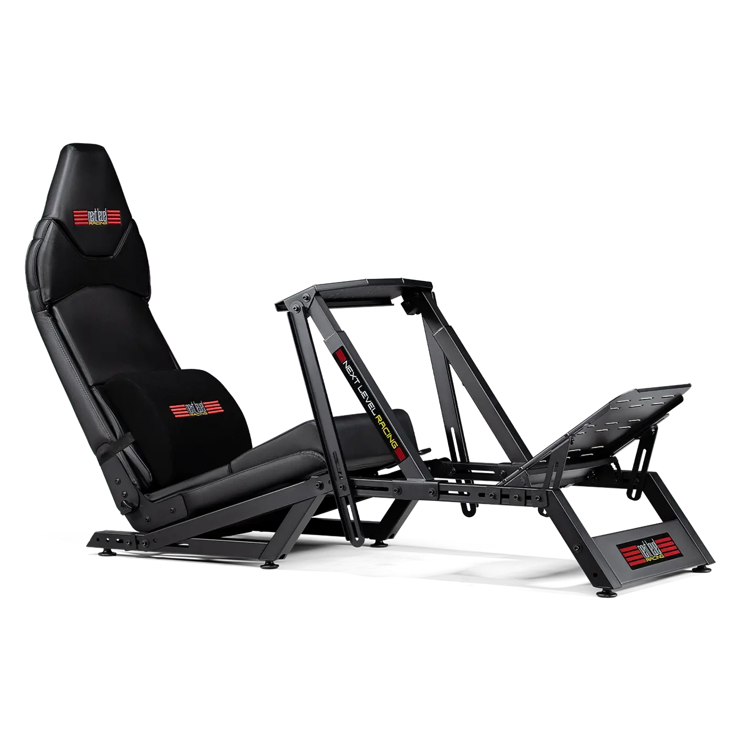 Kokpit Next Level Racing F-GT ustawiony w niskiej pozycji Formula